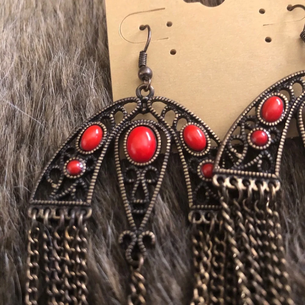 Vintage brass chain coral cabochon accent earrings